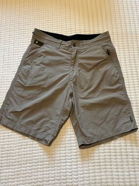 Howler Brothers Men's Hybrid Shorts in Light Gray Mens 32” waist